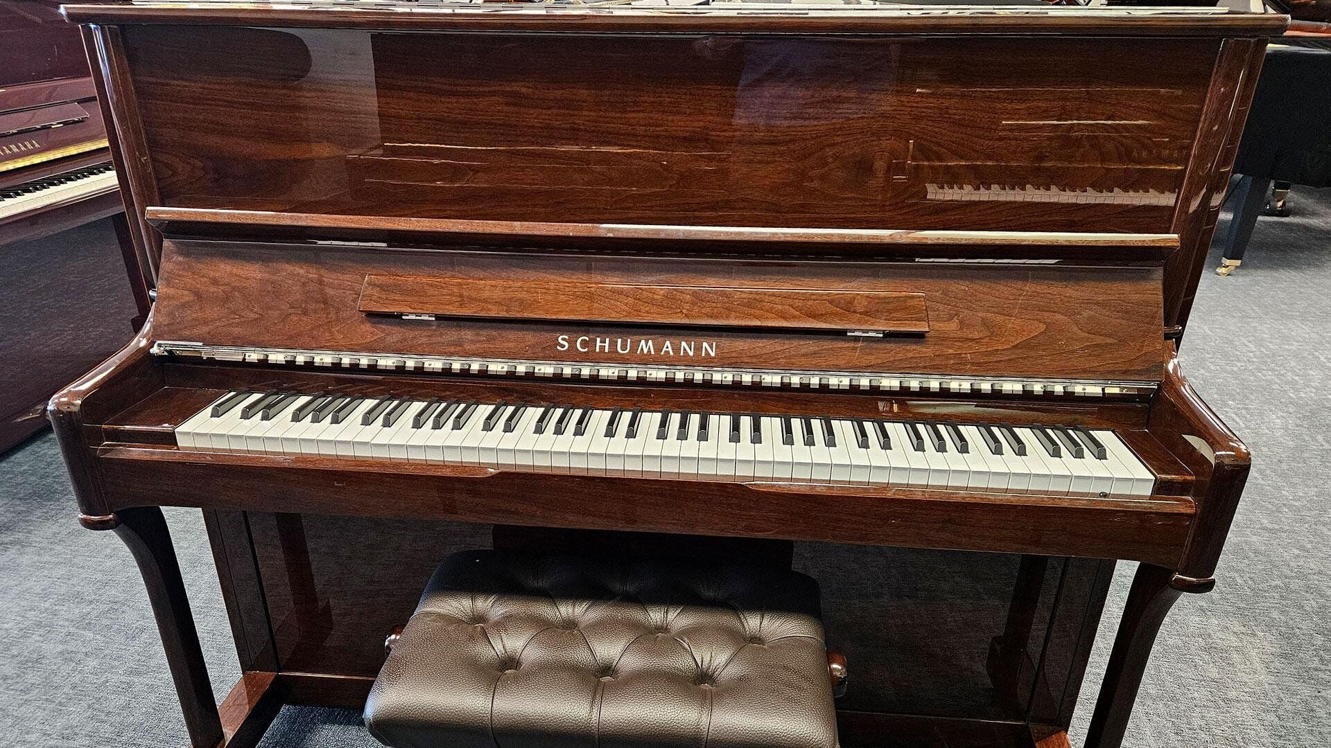 AKUSTİK PİYANO SCHUMANN M1 120 CM CEVİZ