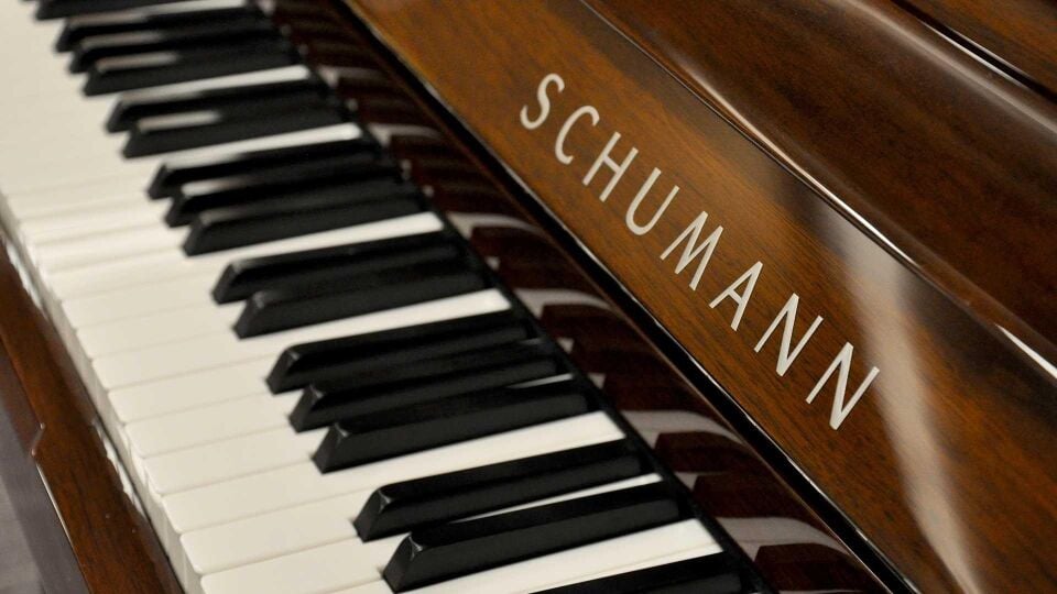 AKUSTİK PİYANO SCHUMANN M1 120 CM CEVİZ